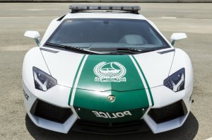 A Dubai rendőrség egyik Lamborghini gépkocsija
