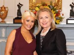 Christina Aguilera, Hillary Clinton adománygyűjtője
