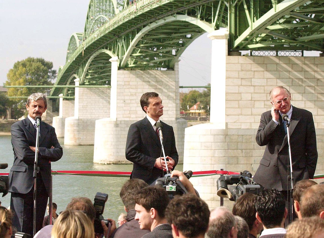 Orbán a Mária Valéria -híd avatásán 1991-ben